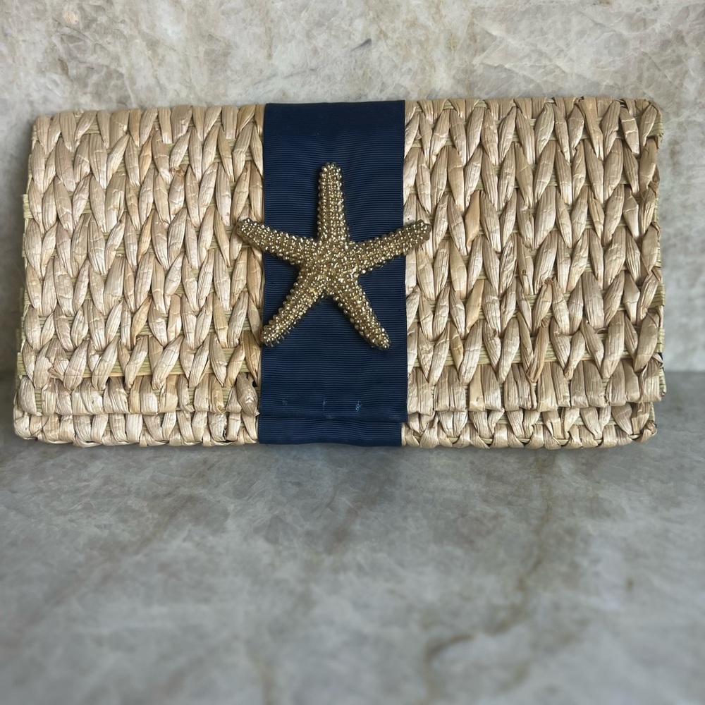 Like new! Rattan/Raffia clutch bag with starfish 11”x6.5”
